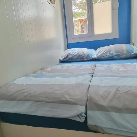 Blue - 2 Bedroom House & Hot Tub In * Ražanac