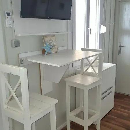 Blue - 2 Bedroom House & Hot Tub In Nyaraló *