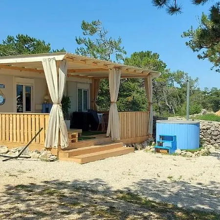 Nyaraló Blue - 2 Bedroom House & Hot Tub In