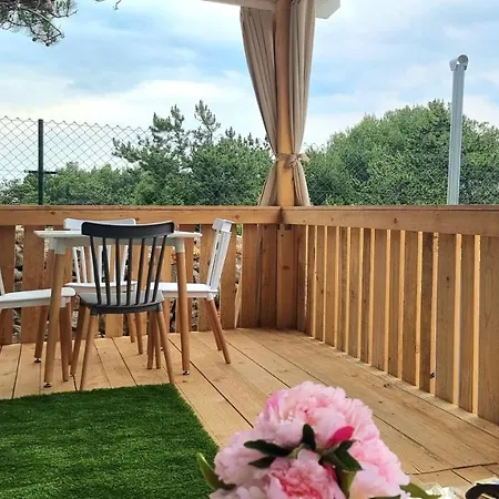 Дом отдыха Blue - 2 Bedroom House & Hot Tub In Ражанац