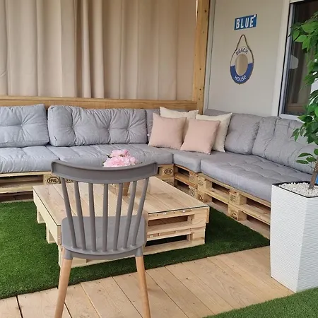 Blue - 2 Bedroom House & Hot Tub In *