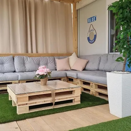 Blue - 2 Bedroom House & Hot Tub In